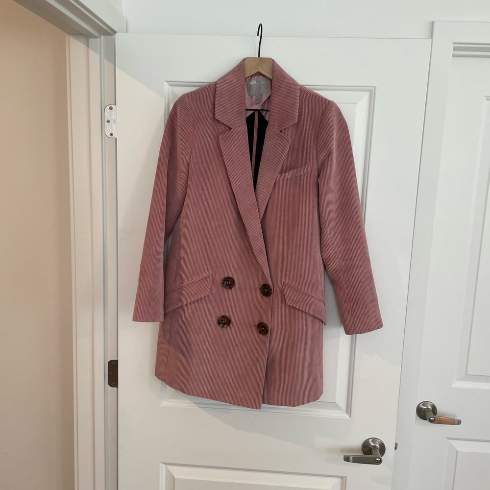 Asos corduroy coat. A few smudges but overall great condition.